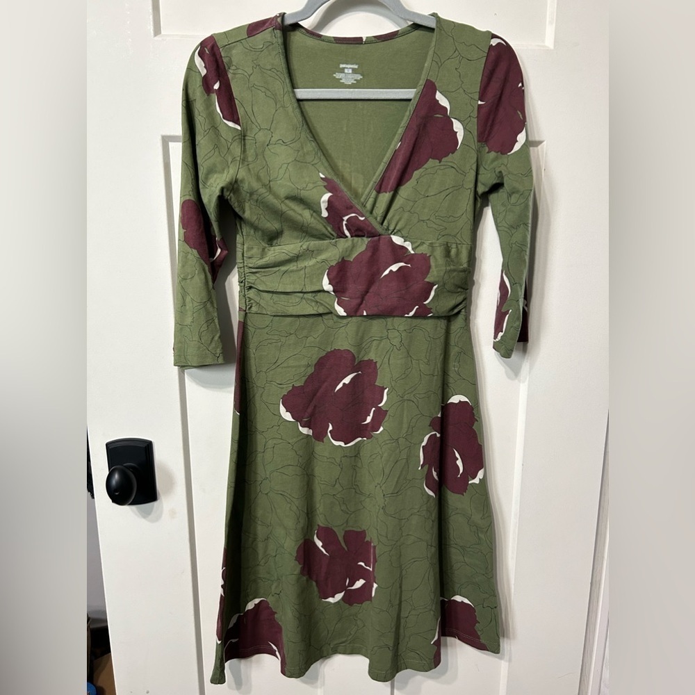 Patagonia Women’s Margot Green burgundy Floral Stretch Organic Cotton Comfy